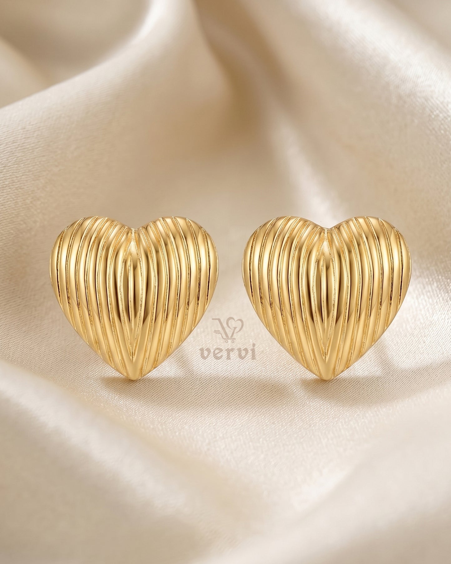Sweetheart Gold Studs