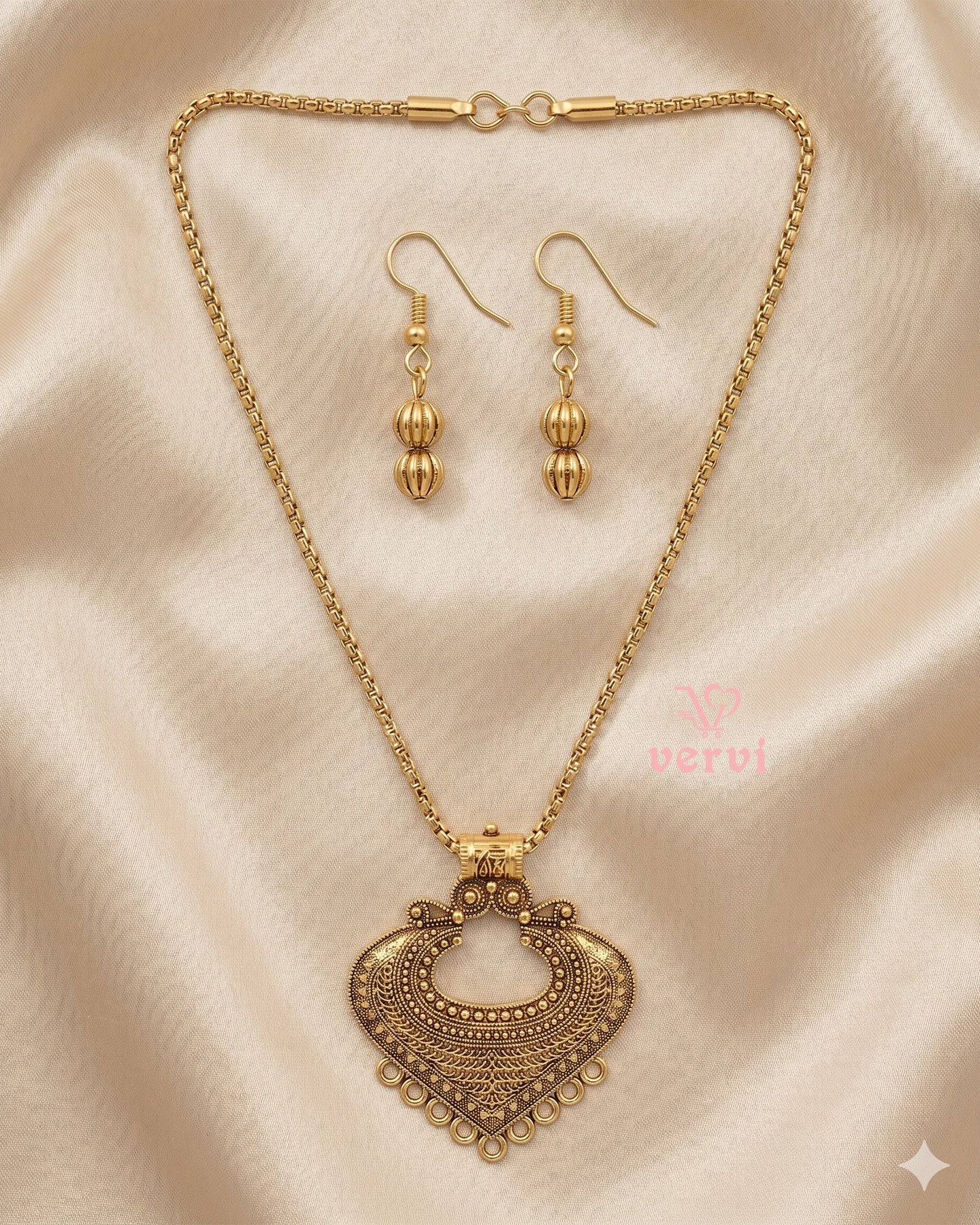 Gold Antique Pendant chain and Beads Earring